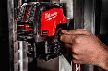MILWAUKEE M12 CLLP-301C ΓΡΑΜΜΙΚΟ LASER 2 ΓΡΑΜΜΩΝ ΠΡΑΣΙΝΗΣ ΔΕΣΜΗΣ ΚΑΙ ΚΟΥΚΚΙΔΑΣ ( 4933478100 )