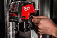 MILWAUKEE  M12 CLLP-0C ΓΡΑΜΜΙΚΟ LASER 2 ΓΡΑΜΜΩΝ ΠΡΑΣΙΝΗΣ ΔΕΣΜΗΣ ΚΑΙ ΚΟΥΚΚΙΔΑΣ ( 4933478101 )